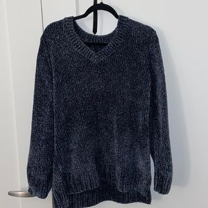 Soft knit v- neck Sweater